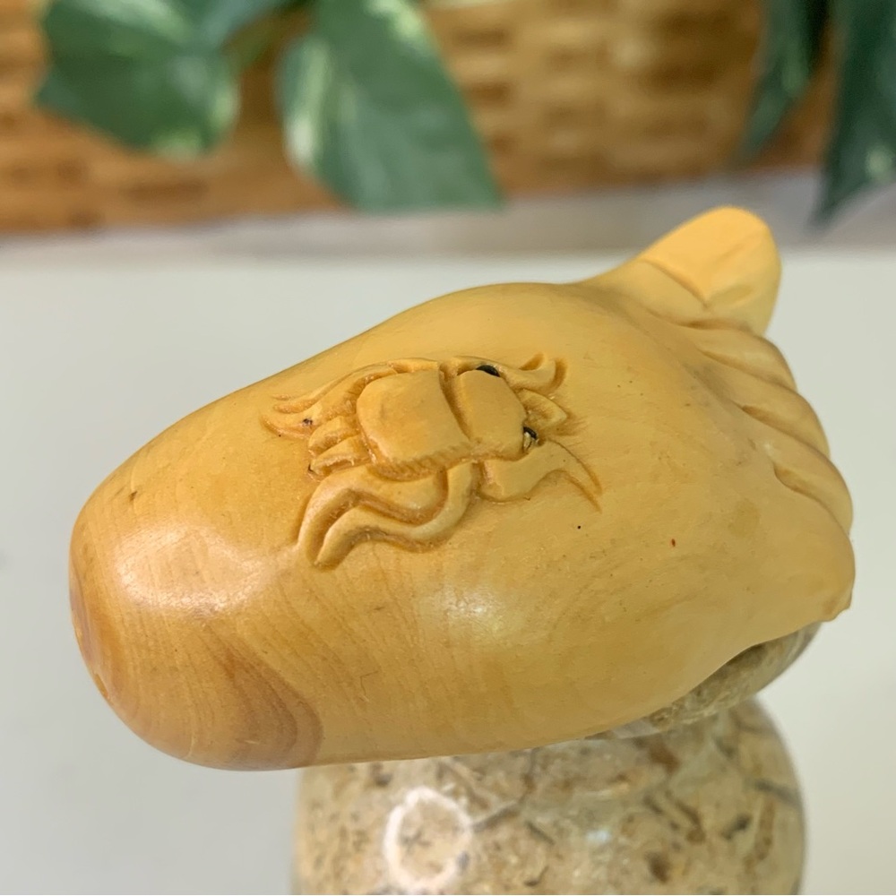 Vintage Netsuke Human Foot With Spider Carving Boxwood Hand Carved Figurine 2.5" - Picture 7 of 16
